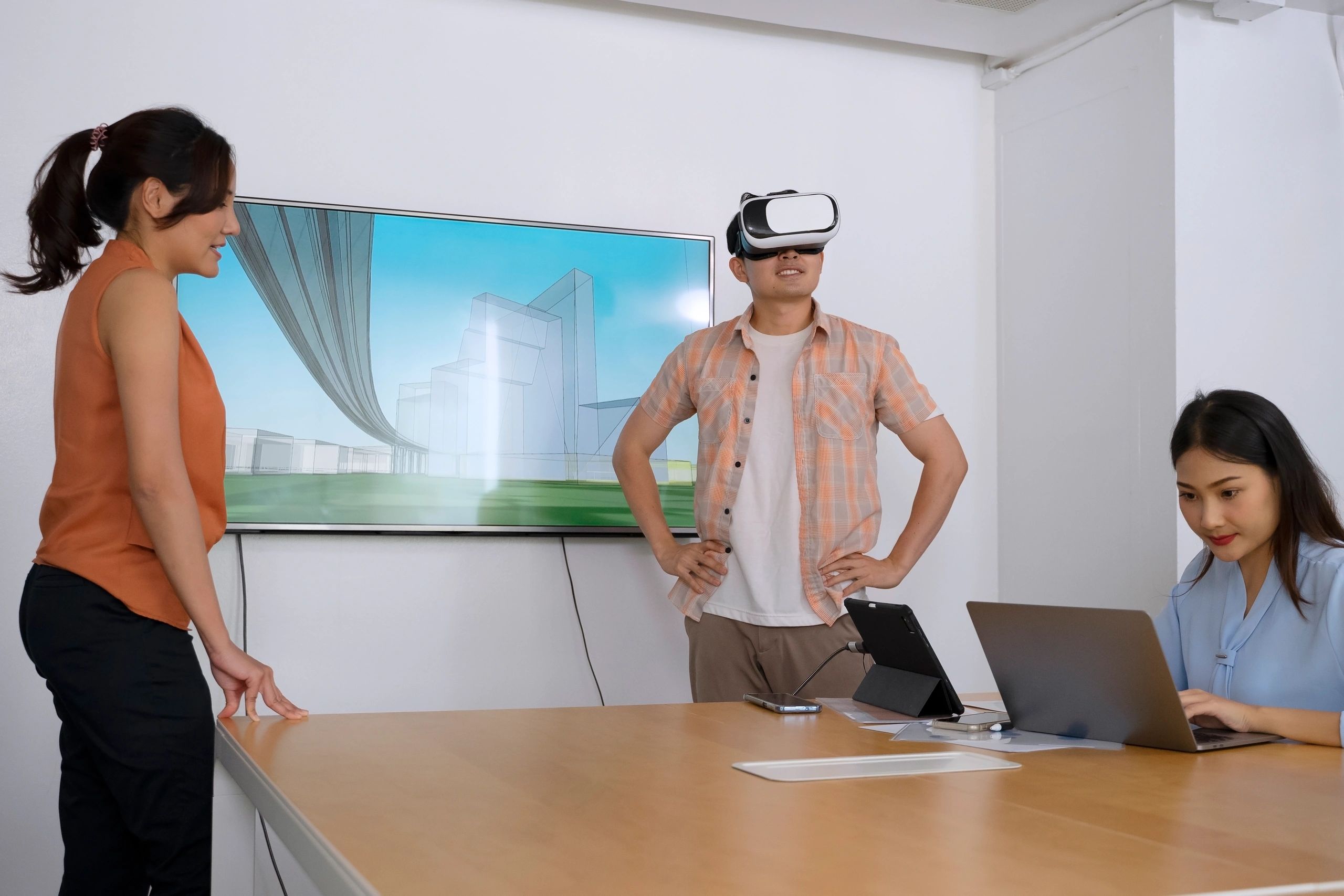What Are the Advantages and Disadvantages of Virtual Meetings?